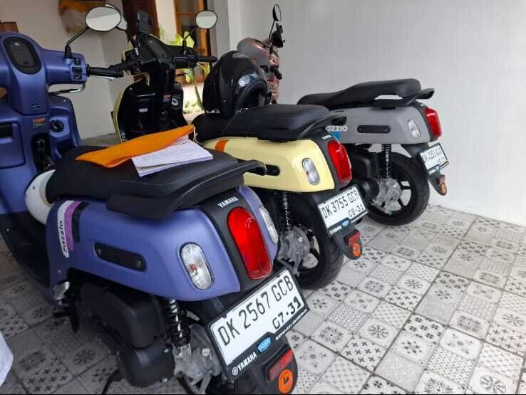 Yamaha Fazzio motorbikes lined up in the shop